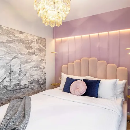 Apartamento Holt - Leagues And Words Under The Sea Bucarest