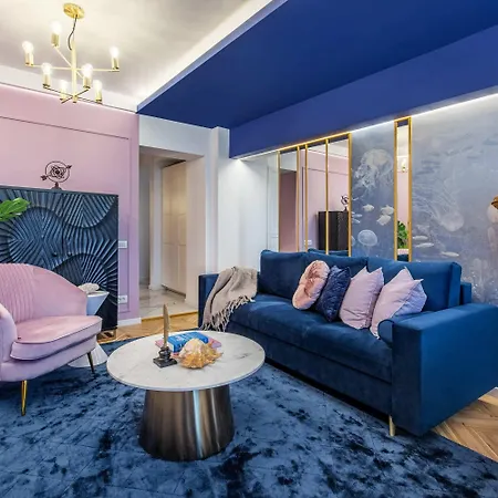 Holt - Leagues And Words Under The Sea Apartment *