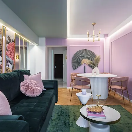 Apartment Holt - Leagues And Words Under The Sea *